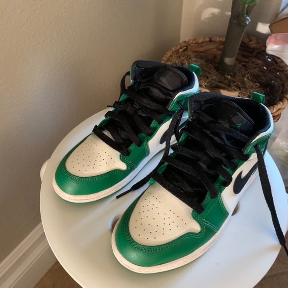 Jordan’s - Picture 2 of 2